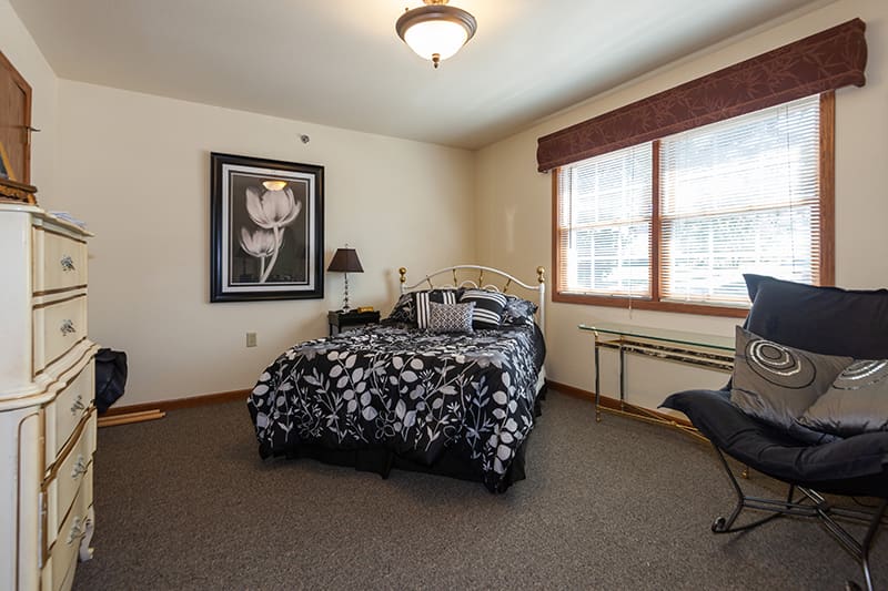 Charter Senior Living of Hasmer Lake Model Bedroom